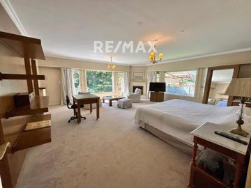 VENTA CASA 6 dormitorios PACHECO pileta y parque