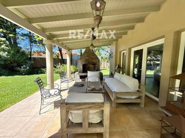 VENTA CASA 6 dormitorios PACHECO pileta y parque
