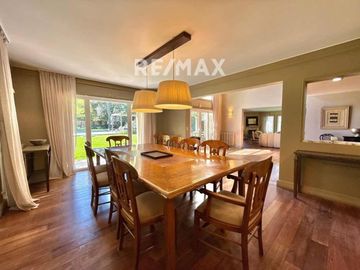 VENTA CASA 6 dormitorios PACHECO pileta y parque