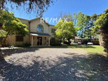 VENTA CASA 6 dormitorios PACHECO pileta y parque