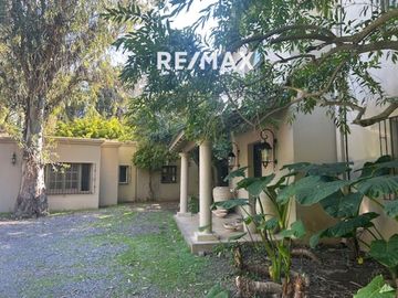 VENTA CASA 6 dormitorios PACHECO pileta y parque