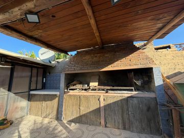 VENTA CASA+DPTO+PILETA CALLE SAN MARTIN LAS HERAS