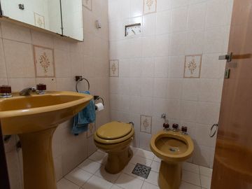 VENTA 3 DORMITORIOS DEPTO CENTRO RIO- COCHERA