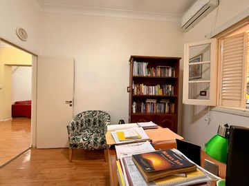 VENTA CASA 3 DORMITORIOS CON PATIO Y COCHERA