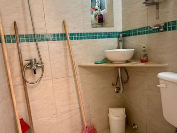 VENTA CASA 3 DORMITORIOS CON PATIO Y COCHERA