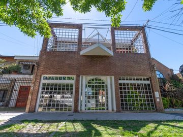 VENTA CASA 3 DORMITORIOS BARRIO ROQUE SAENZ PEÑA.