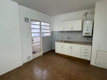 EN VENTA DEPARTAMENTO DOS DORMITORIOS ZONA CENTRO