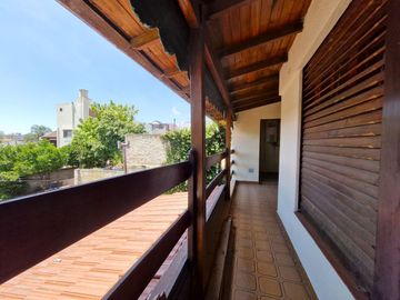 VENTA 2 CASAS EN UN LOTE-IDEAL VIVIR Y ALQUILAR!