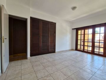 VENTA 2 CASAS EN UN LOTE-IDEAL VIVIR Y ALQUILAR!