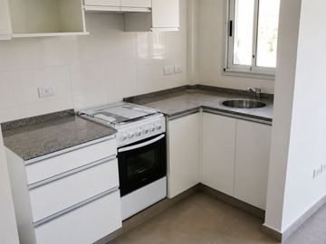 DEPTO VENTA 2 AMB EN RAMOS MEJIA COCHERA Y BALCON