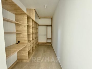 CASA 2 PLANTAS BARRIO SAN RAMON PILETA GALERIA