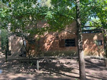CASA  EN VENTA CON PILETA.RUTA 2 KM46 ABAST0