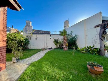 CASA EN VENTA DE 3 DORMITORIOS EN LA PLATA