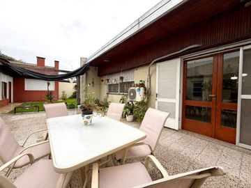 CASA EN VENTA DE 3 DORMITORIOS EN LA PLATA