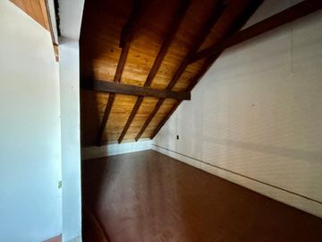 Venta casa 3 dormitorios y patio La Plata