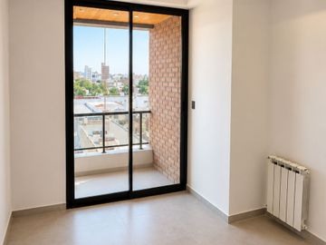 DEPARTAMENTO 2 AMBIENTES CON COCHERA EN QUILMES