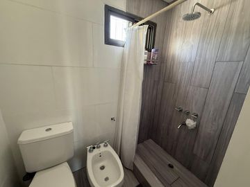 VENTA CASA 4 AMB COCHERA BERNAL APTO CREDITO