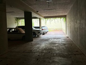 Venta monoambiente Villa urquiza con cochera.