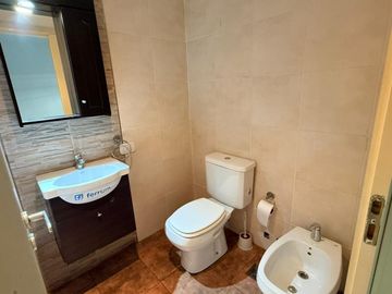 Venta monoambiente Villa urquiza con cochera.