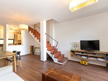 VENTA DEPARTAMENTO DUPLEX DE 3 AMBIENTES SAN TELMO