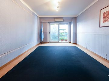 Piso en VENTA Barrio Norte balcón, PERMUTA