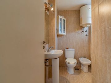 Venta Depto 2 amb c/balcón y cochera. Almagro
