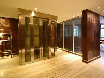 VENTA LOCAL CON DEPOSITO Y 10 COCHERAS MONSERRAT