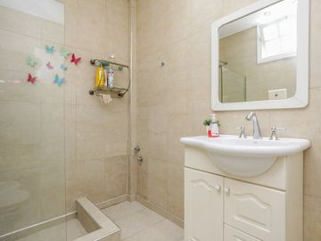 VENTA PH 5 AMBIENTES C/PATIO Y TERRAZA EN LINIERS
