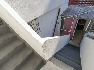 VENTA PH 5 AMBIENTES C/PATIO Y TERRAZA EN LINIERS