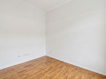 Dpto EN VENTA 4amb c/ dep. y balcón apto prof.