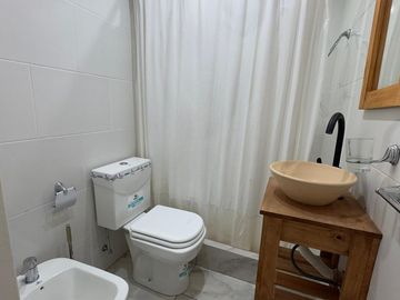 VENTA DEPARTAMENTO 2 AMB. AMOBLADO Y EQUIPADO