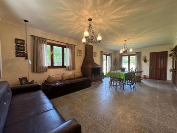 VENTA CASA 2 AMB SOBRE DOS LOTES MAR DE COBO