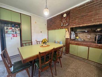 VENTA CASA 2 AMB SOBRE DOS LOTES MAR DE COBO