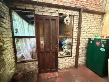 Venta casa 5 amb, garaje, quincho, parque y depto.
