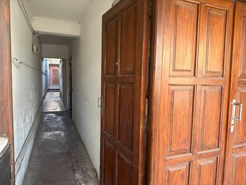 VENTA PH 3 AMBIENTES CON PATIO EN LAS AVENIDAS