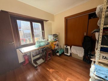 VENTA PH 3 AMBIENTES CON PATIO EN LAS AVENIDAS