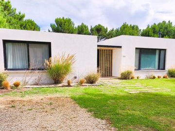 Venta Casa Costa Esmeralda 4 dormitorios y piscina