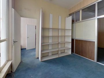 VENTA OFICINA EXCELENTE UBICACION MICROCENTRO