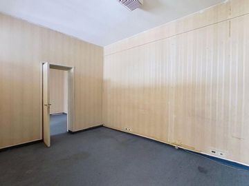 VENTA OFICINA EXCELENTE UBICACION MICROCENTRO