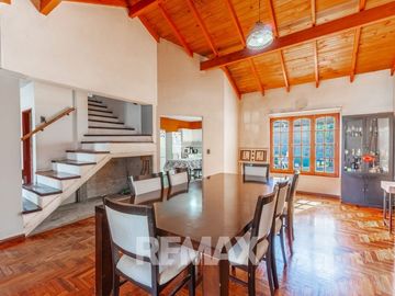 VENTA CASA + DEPTO - B° BELGRANO - CIPOLLETTI