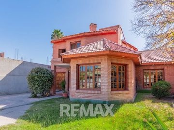 VENTA CASA + DEPTO - B° BELGRANO - CIPOLLETTI