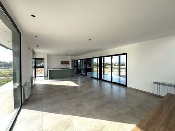 Casa Venta a la laguna a estrenar, San Sebastian