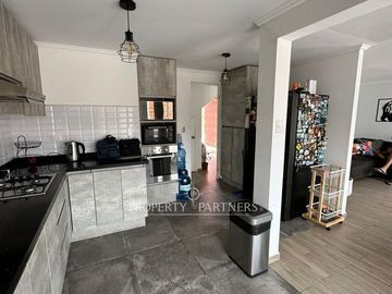 Hermosa y amplia  casa en condominio sector Ricaventura