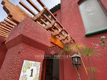 Hermosa y amplia  casa en condominio sector Ricaventura