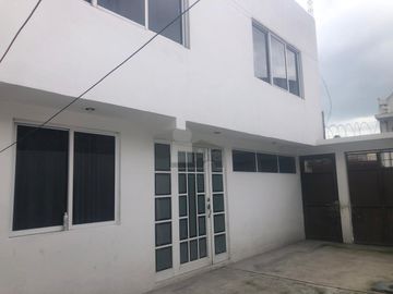 Renta de casa en Zinacantepec, ubicada en la colonia  Deportiva