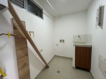 APARTAMENTO EN ARRIENDO UBICADO EN ENVIGADO SECTOR LOMA DE LAS BRUJAS