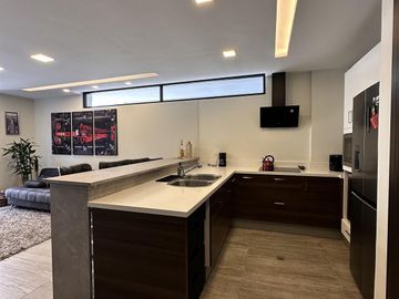 CWU VENTA Suite con patio- González Suárez