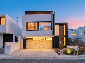 CASA EN VENTA CON ALBERCA PRIVADA, TERRAZA Y ROOF GARDEN EN ZIBATÁ