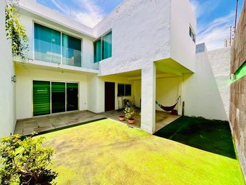 Casa en venta en Veracruz frente a parque Fracc. Costa de Oro
