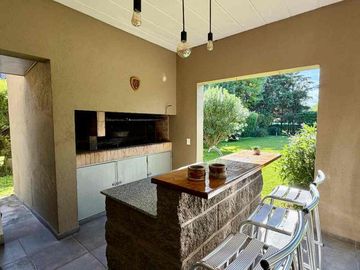 CASA EN VENTA 4 AMB SANTA MARIA DE LOS OLIVOS
